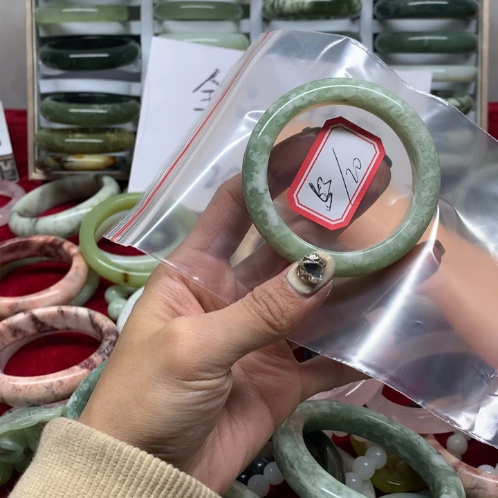 未镶嵌蛇纹石玉手镯超*智20