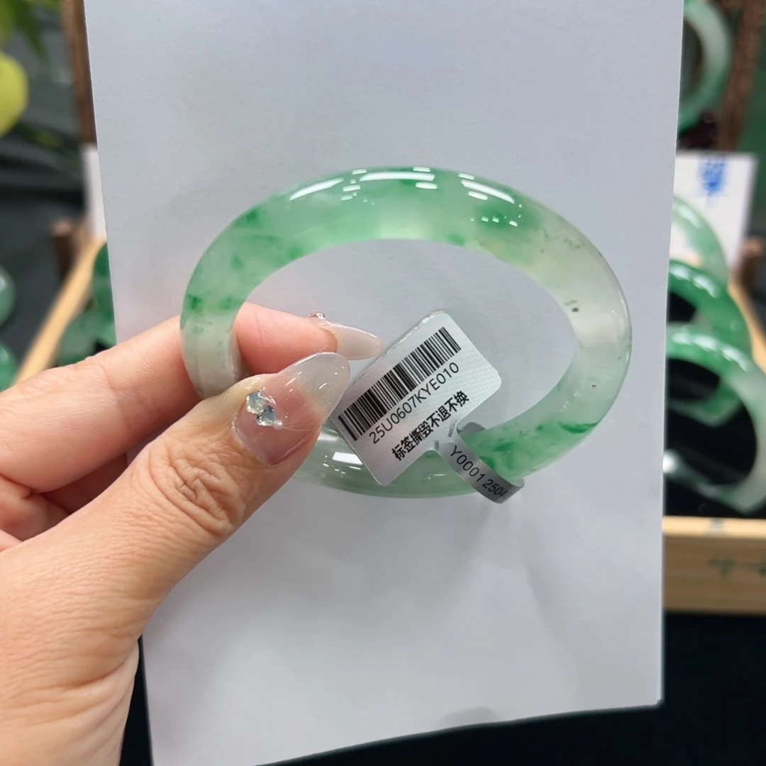 石英质玉手镯未镶嵌➕佳佳575859