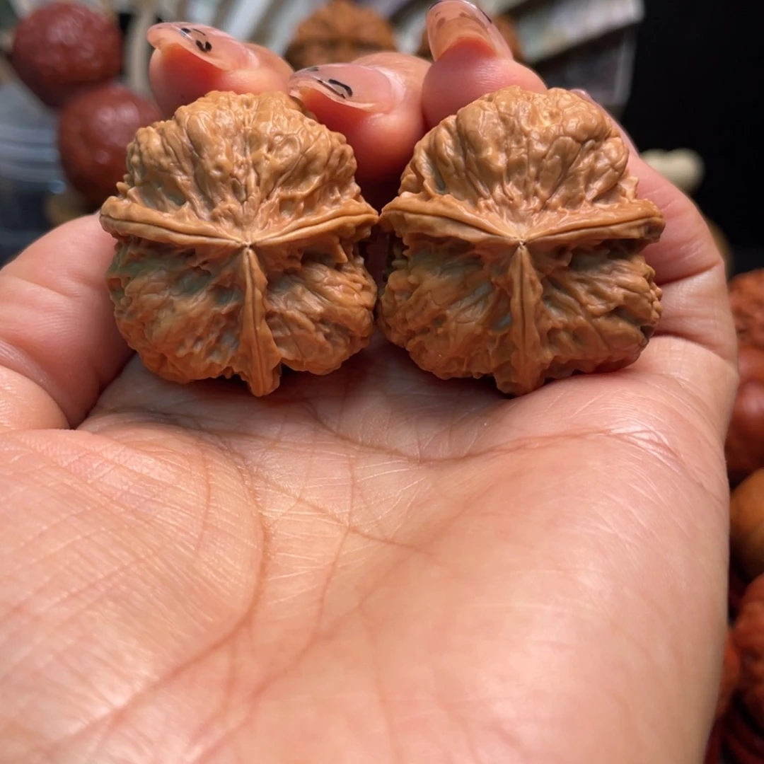 把件文玩核桃铁三棱