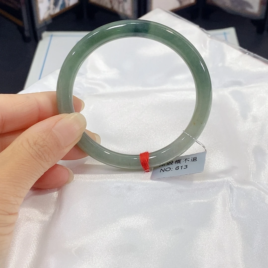翡翠未镶嵌手镯（圆镯）手镯