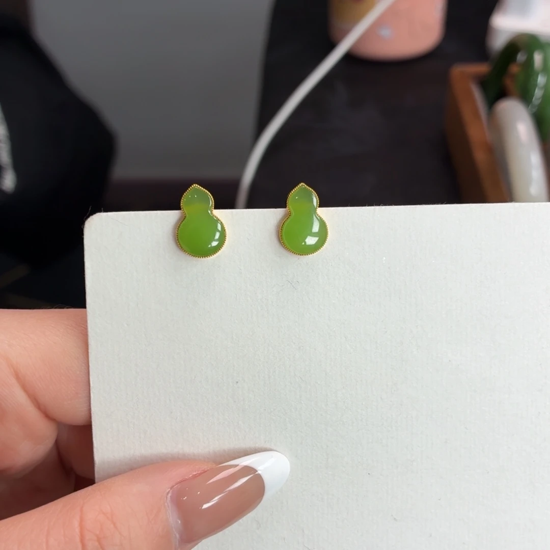 和田玉18K金镶嵌手镯果绿18k金镶