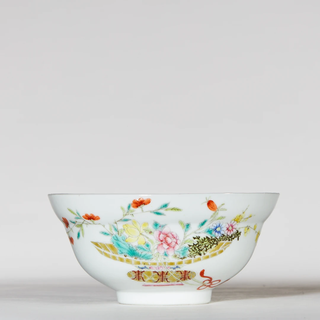 3342清晚期粉彩花卉纹折腰碗【古董拍卖】