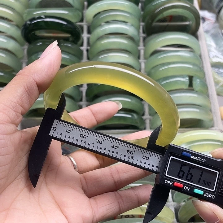 蛇纹石玉未镶嵌手镯181