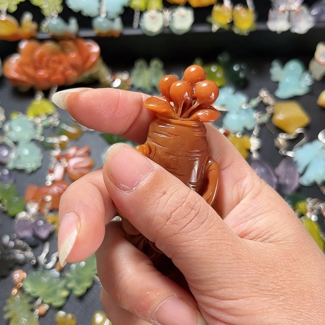 鹿***蛇纹石玉未镶嵌耳饰