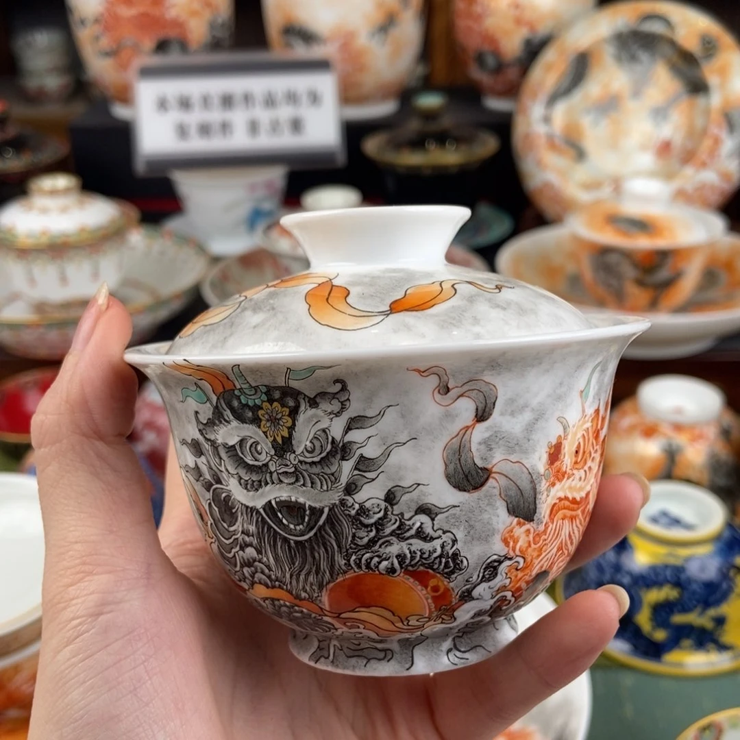 陶瓷的设计师是一个人的