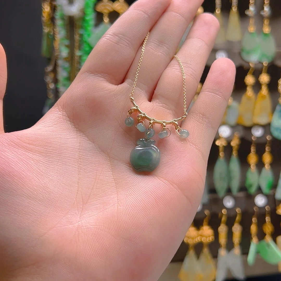 未镶嵌翡翠耳饰翡翠