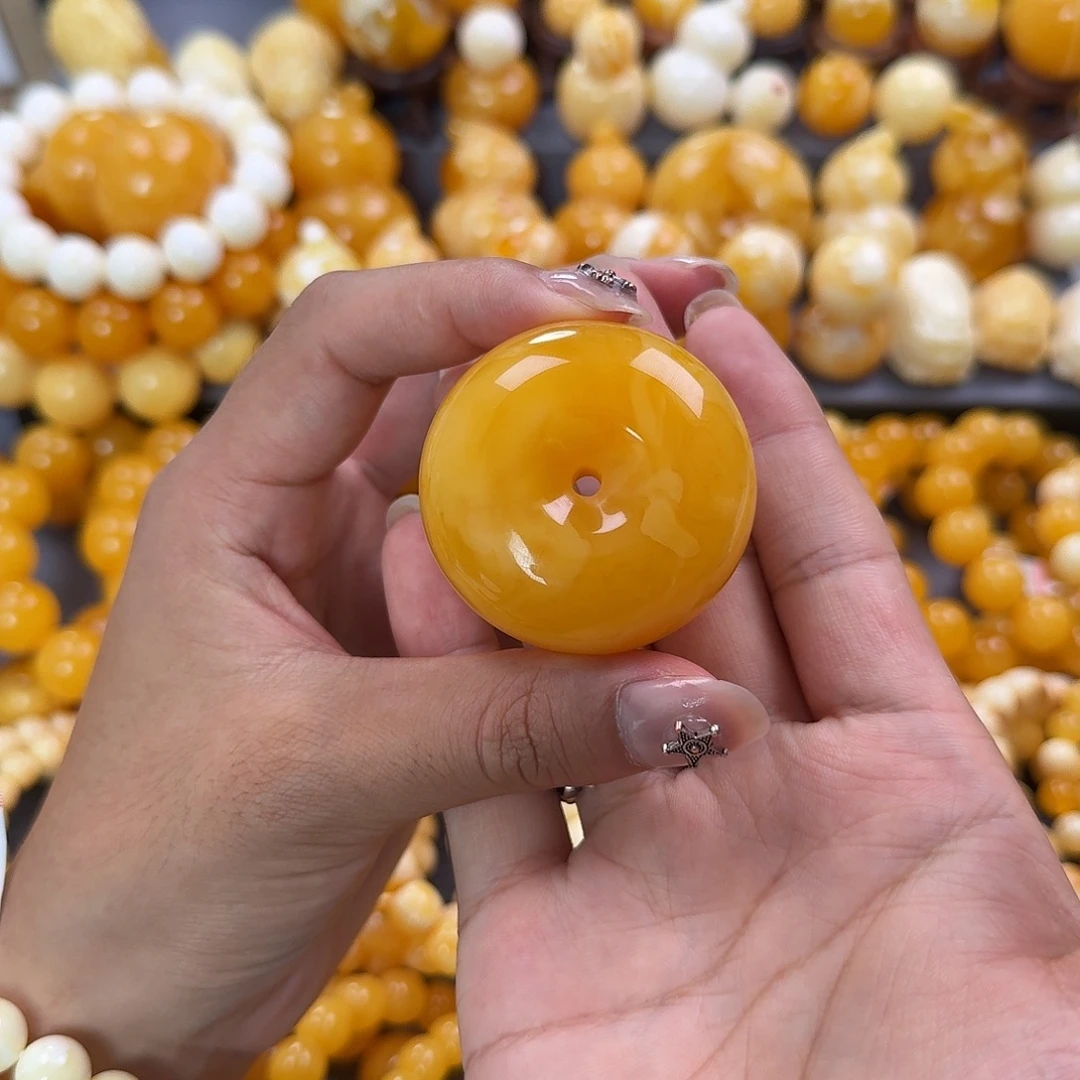 蜜蜡未镶嵌珠宝奇石