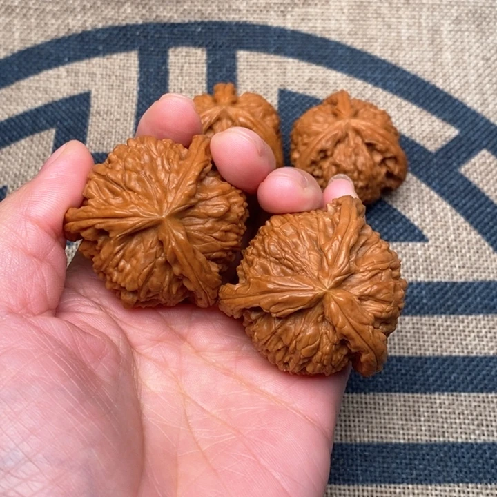 吊坠文玩核桃露*