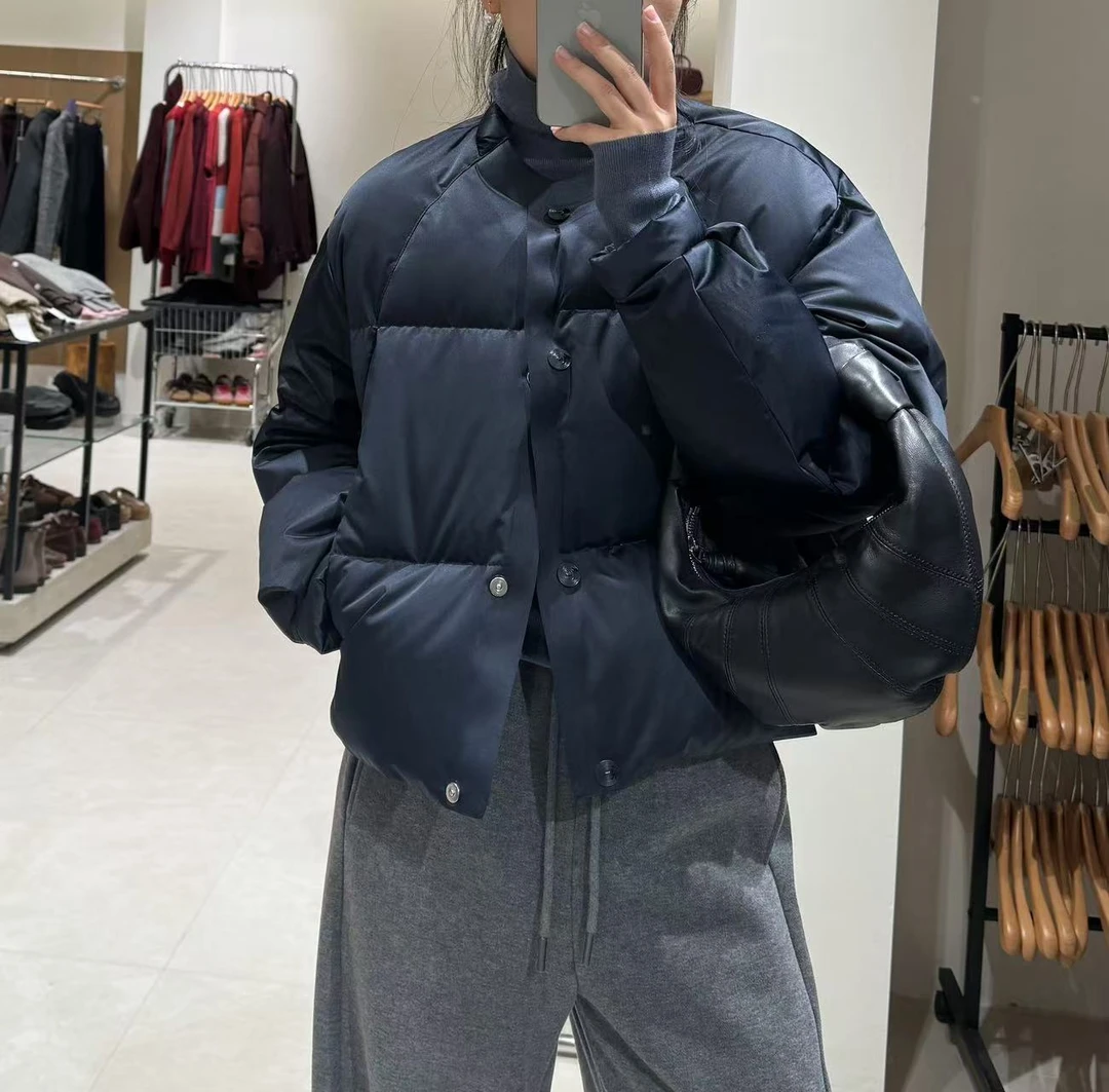 简约纯色圆领单排扣羽绒服外套