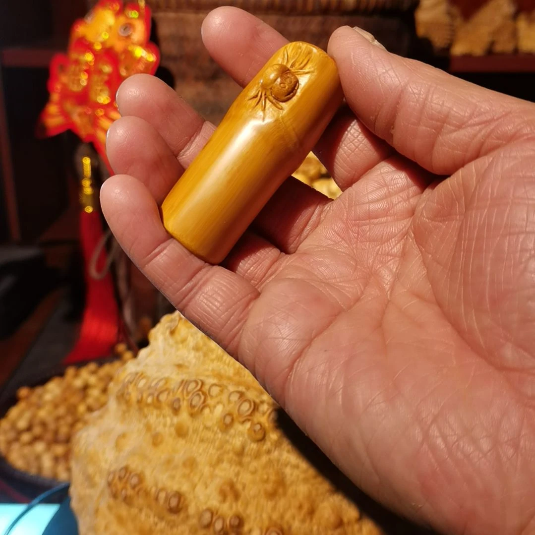 竹开播弧利，竹雕把件金蟾摆件配饰