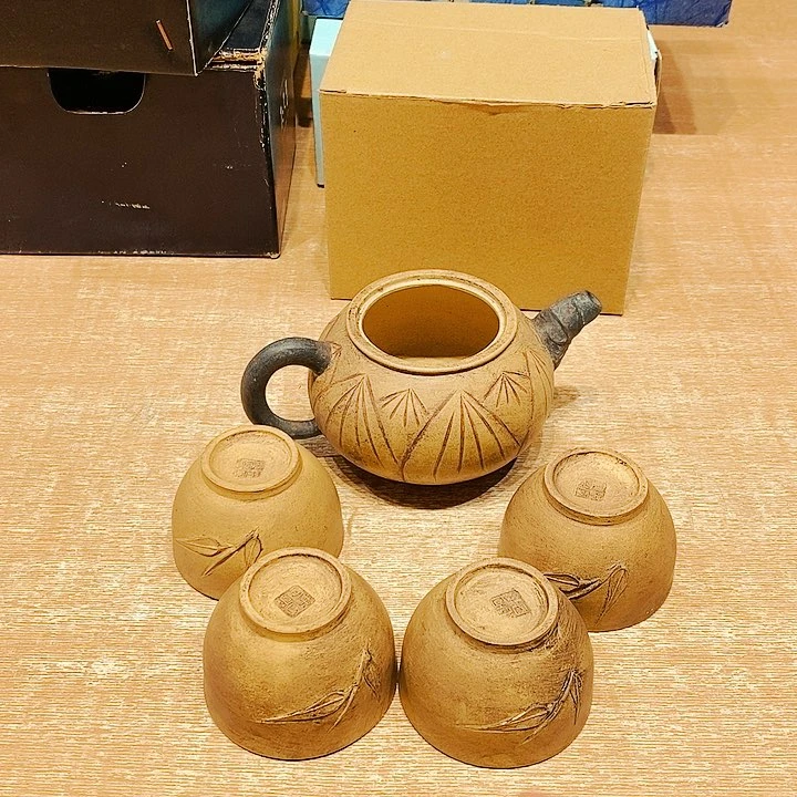 四海瓷器杂项如图所示大****玩