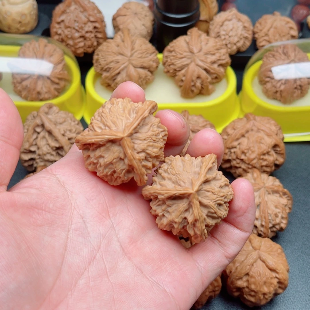 吊坠文玩核桃盘山三棱39×38×38