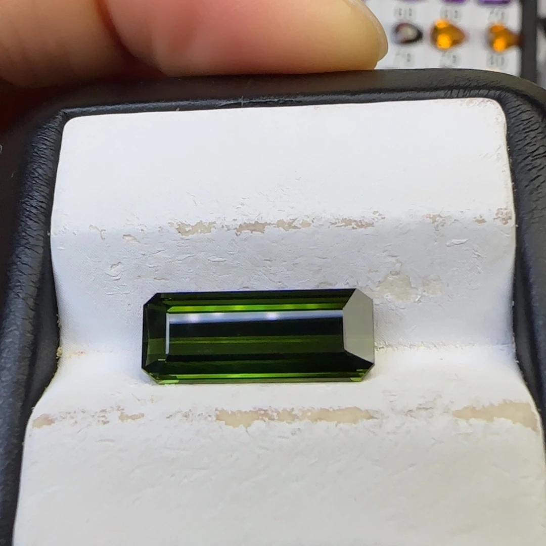珠宝半成品碧玺未镶嵌天然4.1克拉