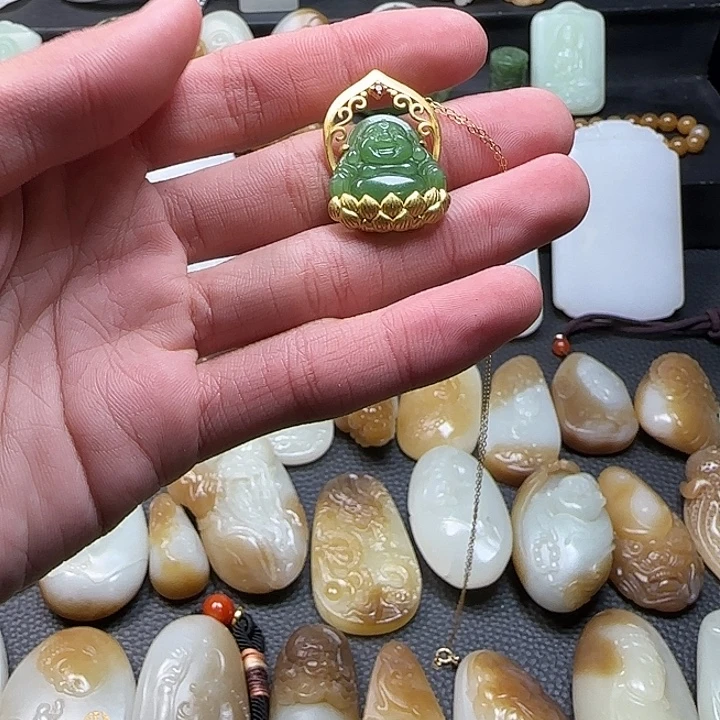 和田玉未镶嵌颈饰