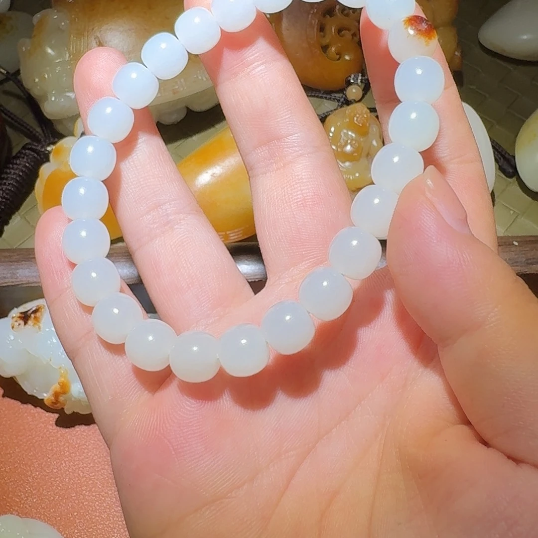 小***学颈饰未镶嵌和田玉