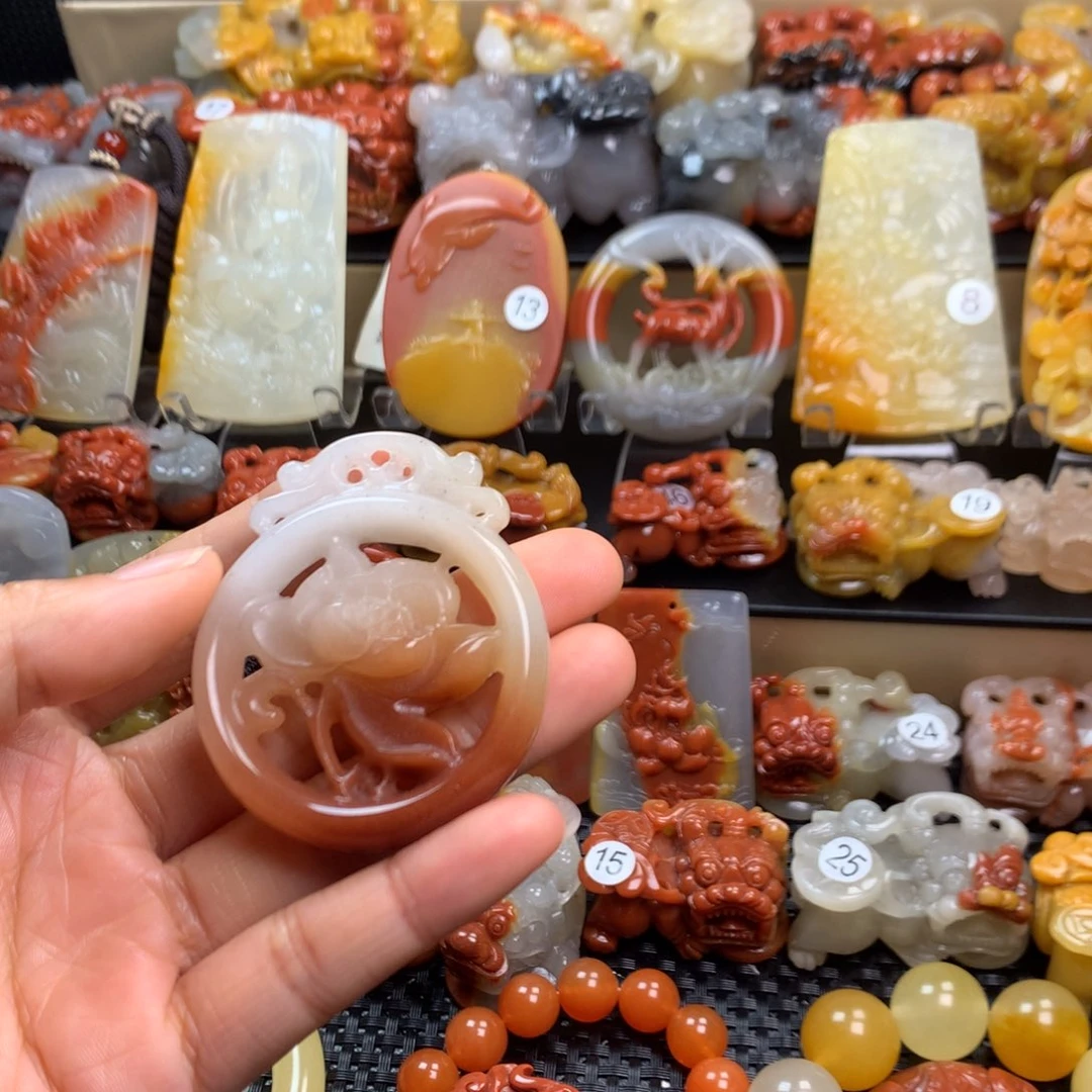 石英质玉（黄龙玉）挂件未镶嵌