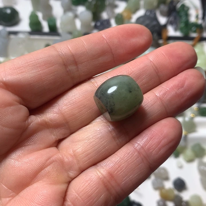 和田玉（糖玉）未镶嵌珠宝奇石