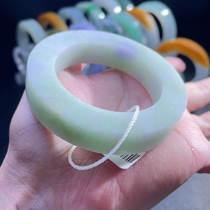 未镶嵌翡翠手镯定制翡翠