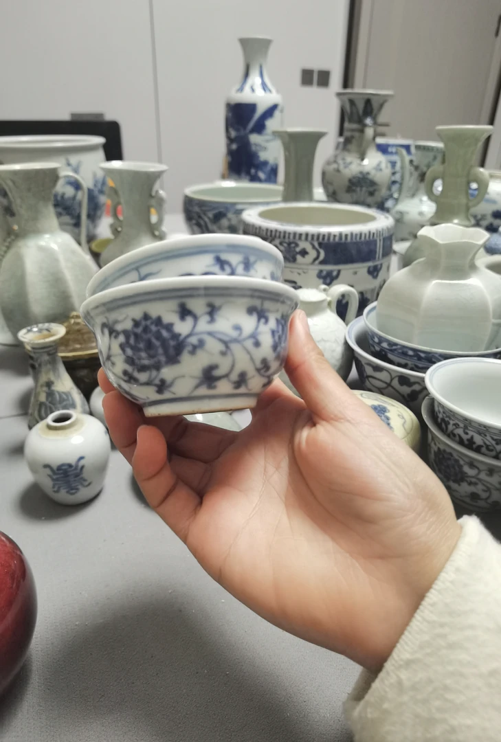 青花缠枝莲2个杯子