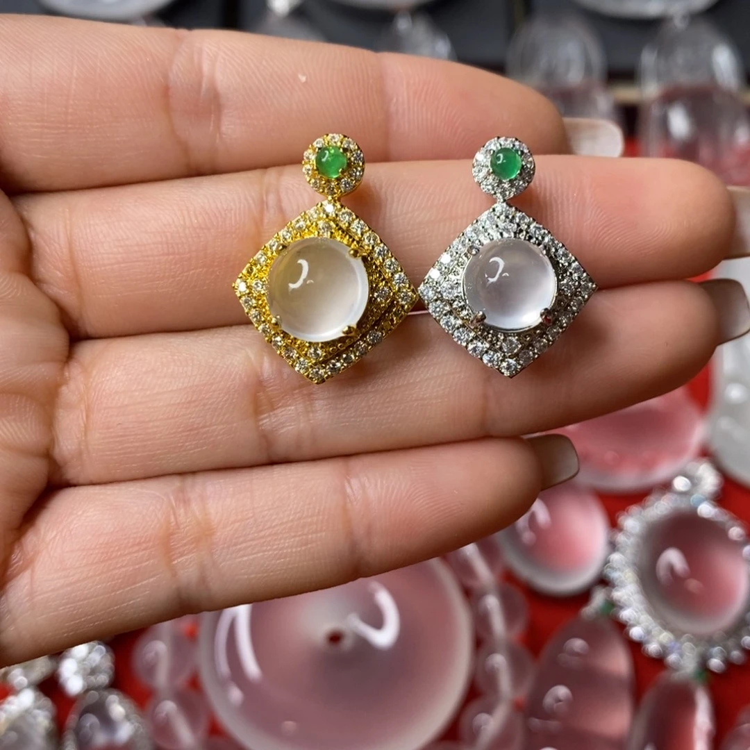 石英质玉合金吊坠随机发一