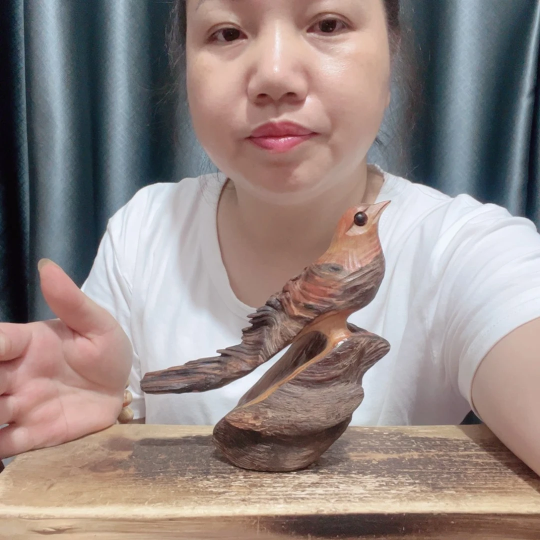 j***`摆件百年树的故事是这样