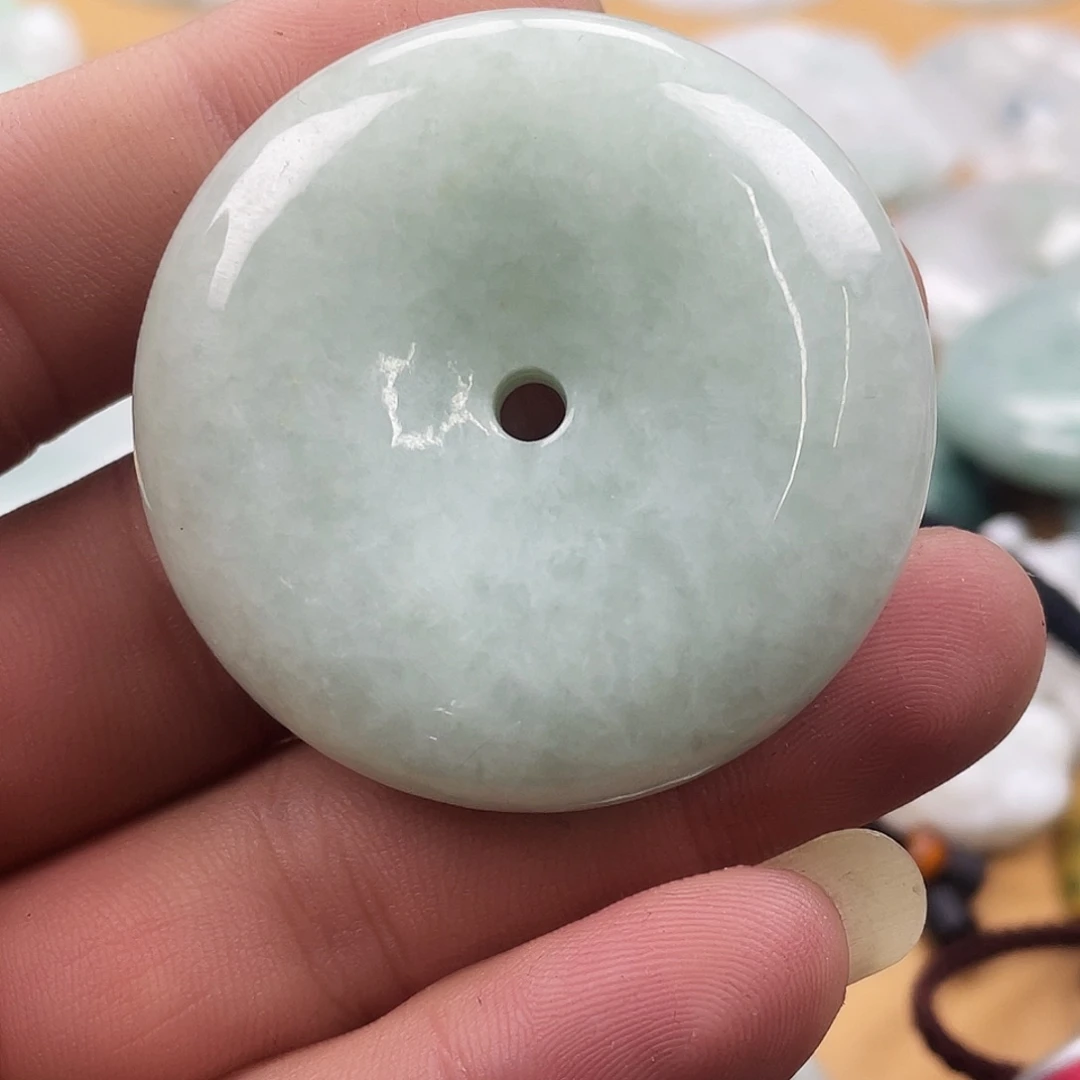 翡翠未镶嵌颈饰平安扣