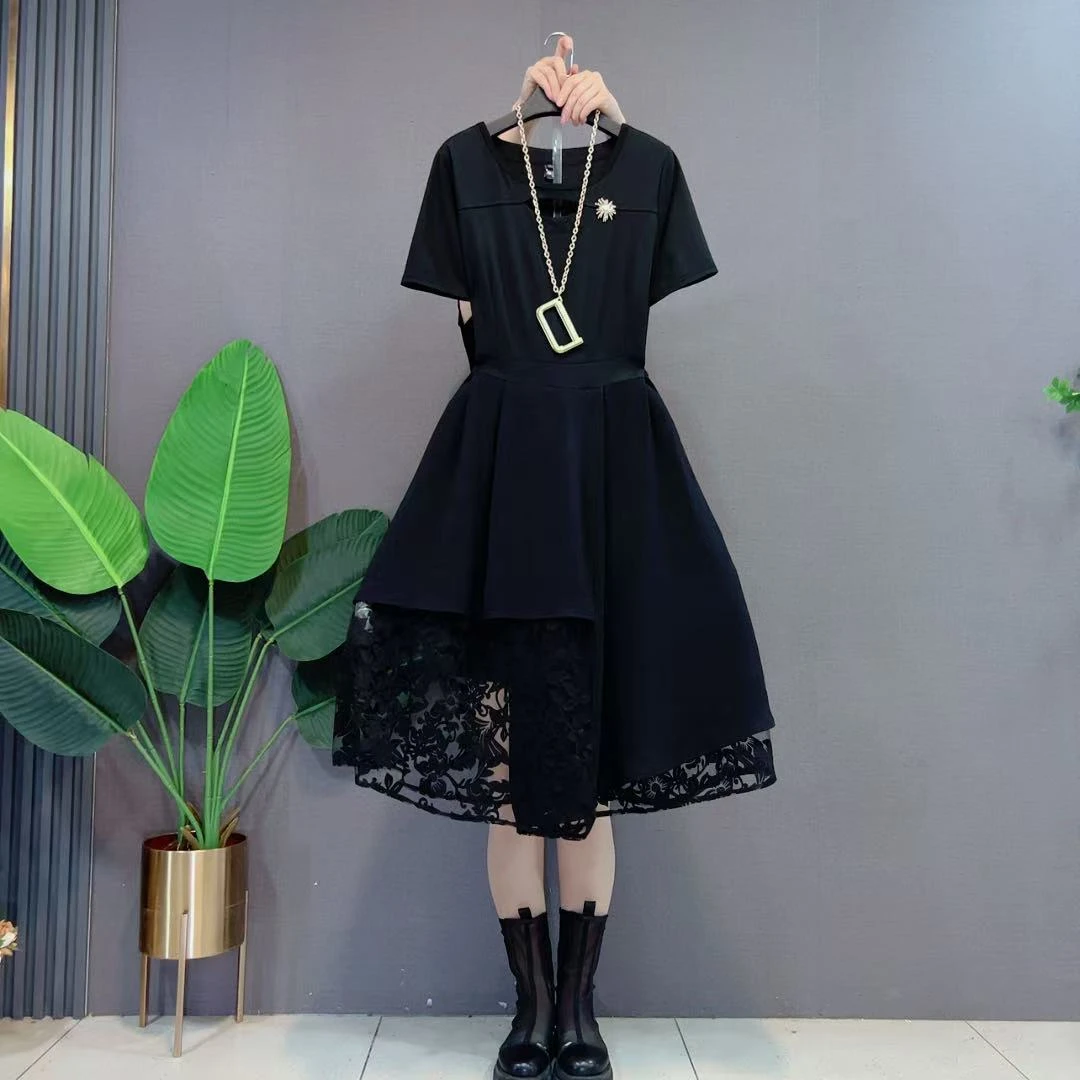 胖妹妹收腰短袖拼不规则蕾丝裙摆连衣裙法式小众设计赫本风小黑裙