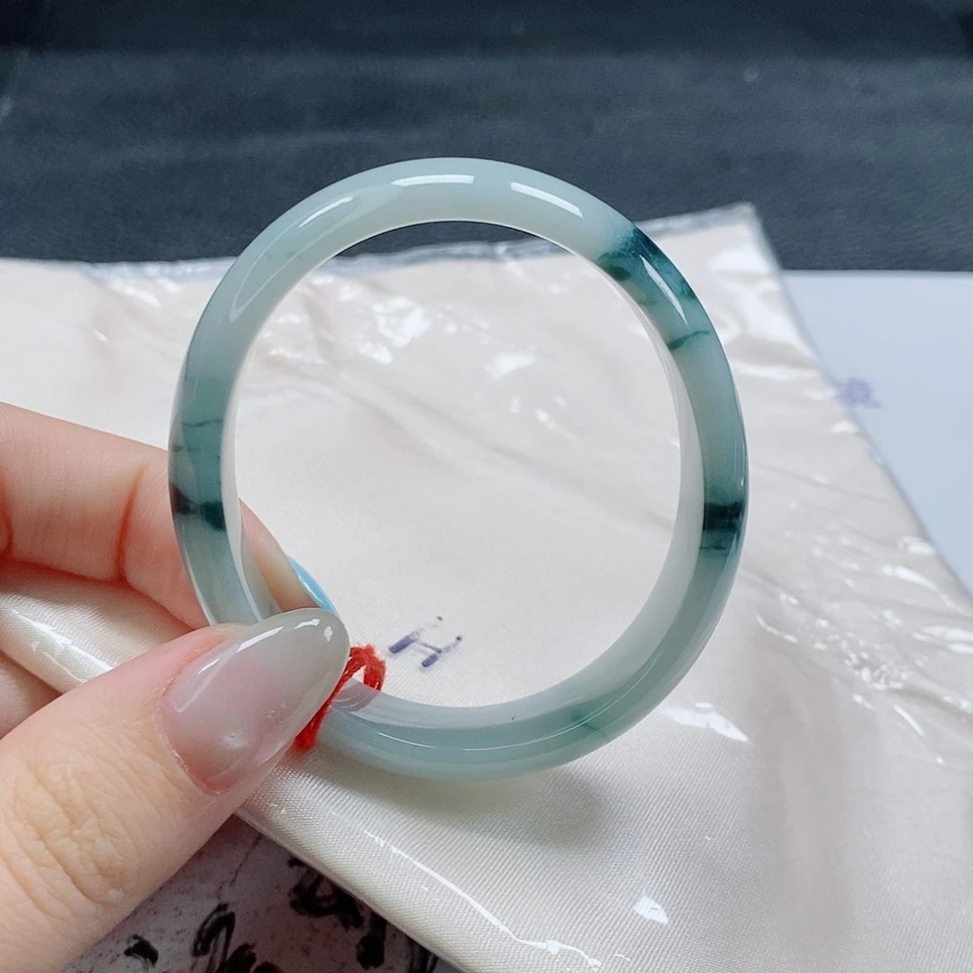 【闪购商品】未镶嵌手镯（贵妃镯）翡翠538号