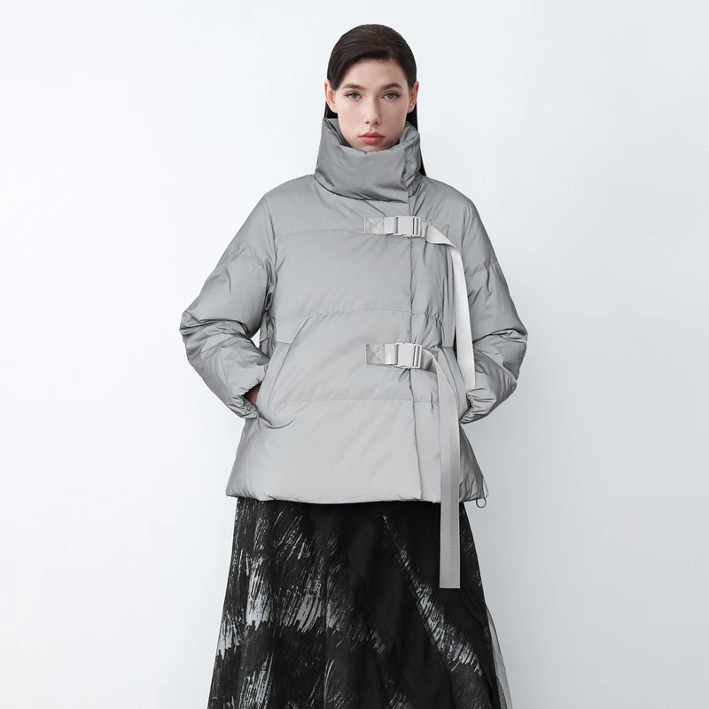 S·DEER圣迪奥冬季宽松时尚休闲飘带拼接亮面短款羽绒服S21462454