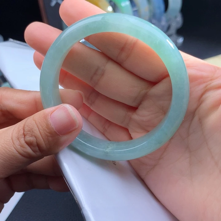 未镶嵌翡翠手镯定制翡翠