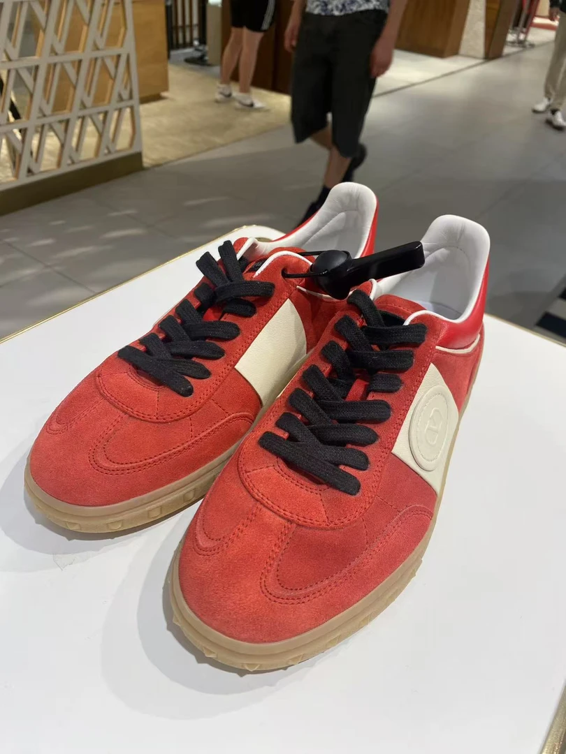 未使用 Valentino/华伦天奴 华伦天奴红色德训鞋男款