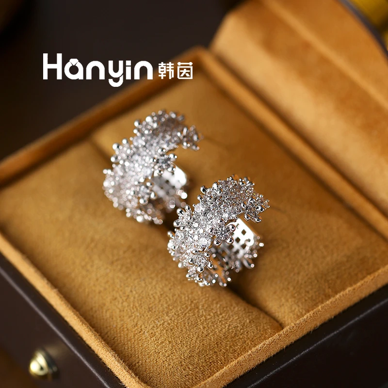 铜合金合成锆石耳饰 925银针韩版轻奢气质爆闪不规则宽面C形耳钉