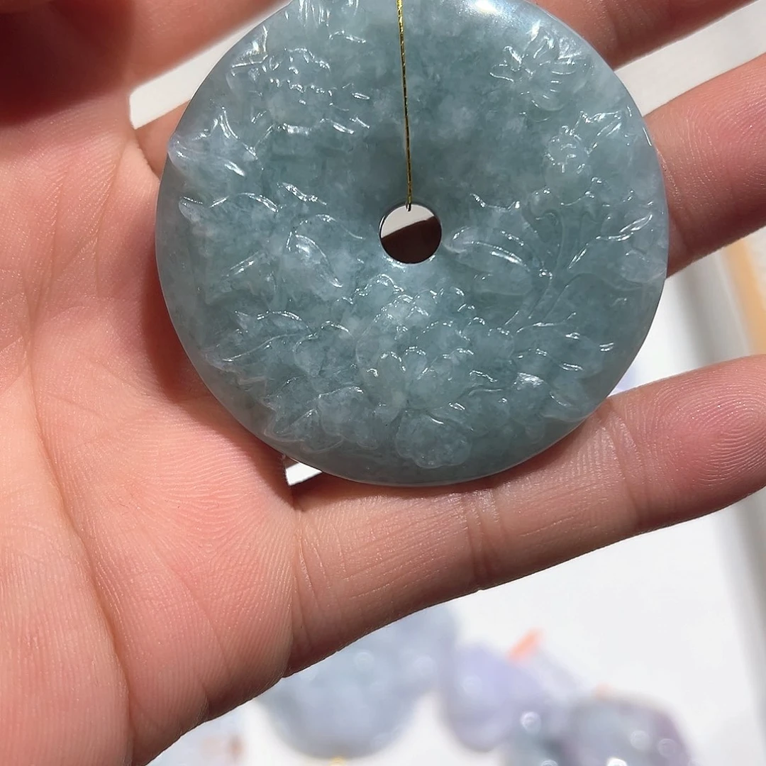 翡翠未镶嵌颈饰挂件