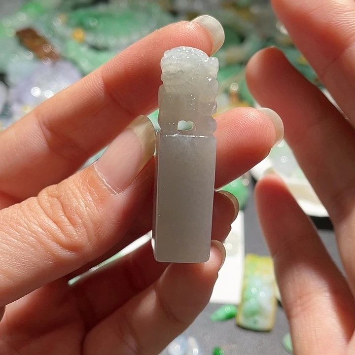 颈饰未镶嵌翡翠天