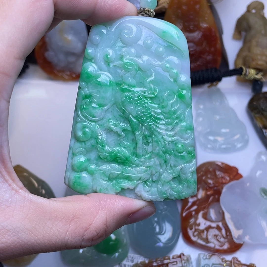 翡翠未镶嵌颈饰凤凰