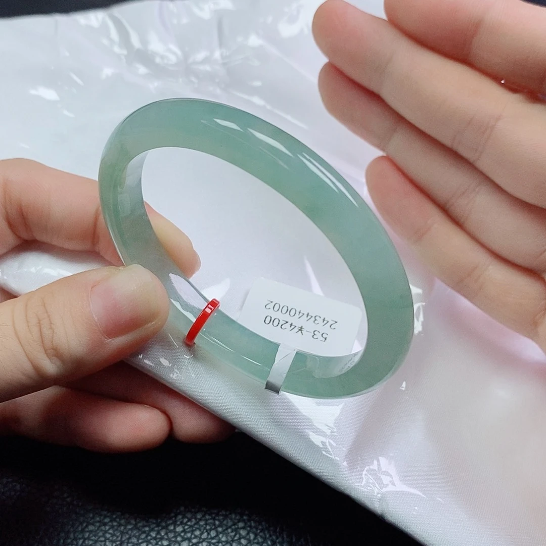 翡翠手镯未镶嵌53.9窄条贵妃冰胶甜绿 瑕疵漏