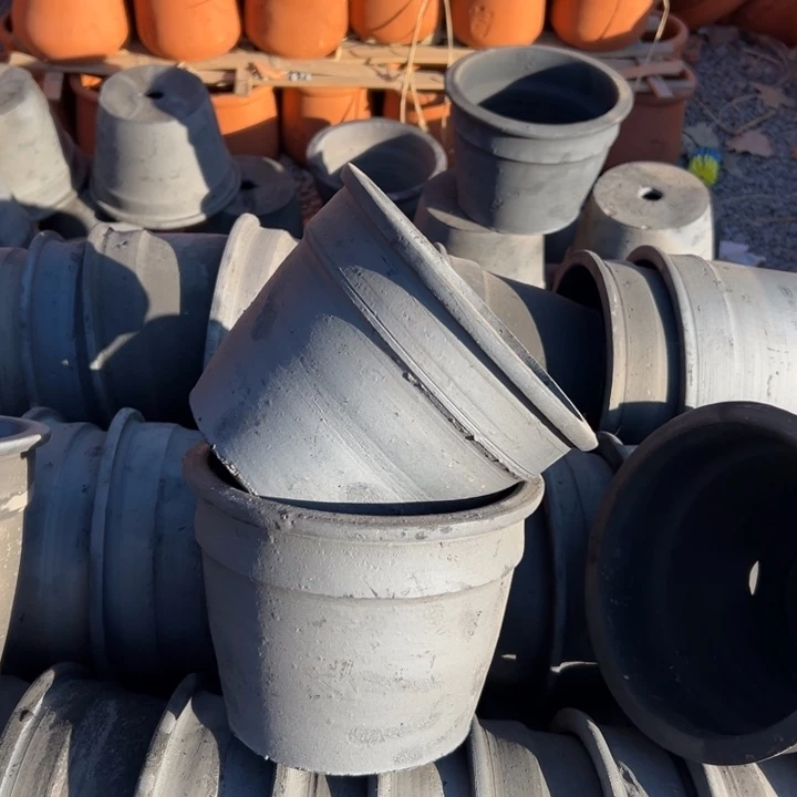 红陶黑陶花盆 2 个 19×13.5