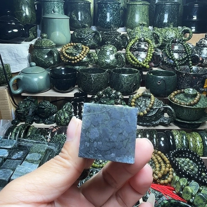 蛇纹石玉未镶嵌珠宝半成品藏玉药王石网格带闪鳞茶石