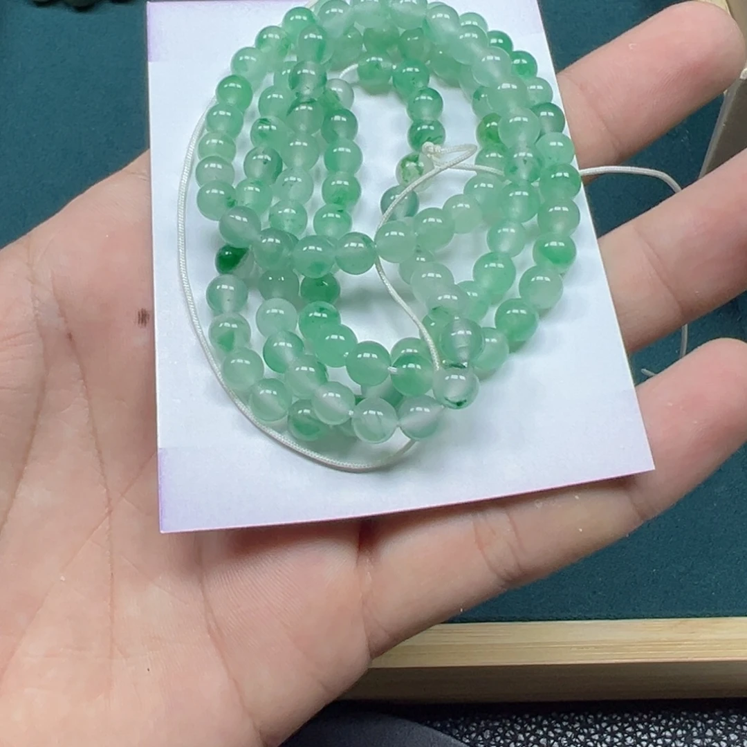 石英质玉（非洲翠）合金颈饰