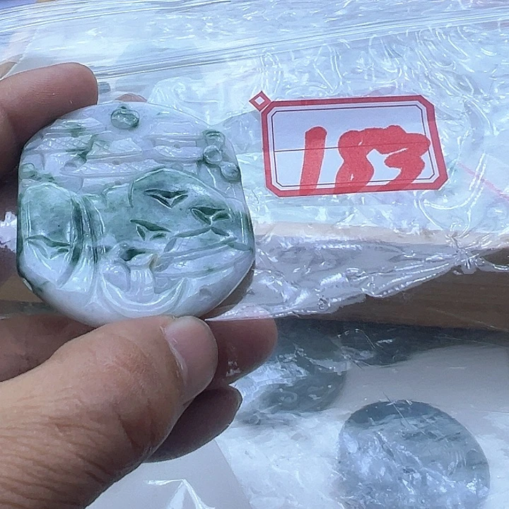 翡翠颈饰未镶嵌天然缅甸翡翠吊坠