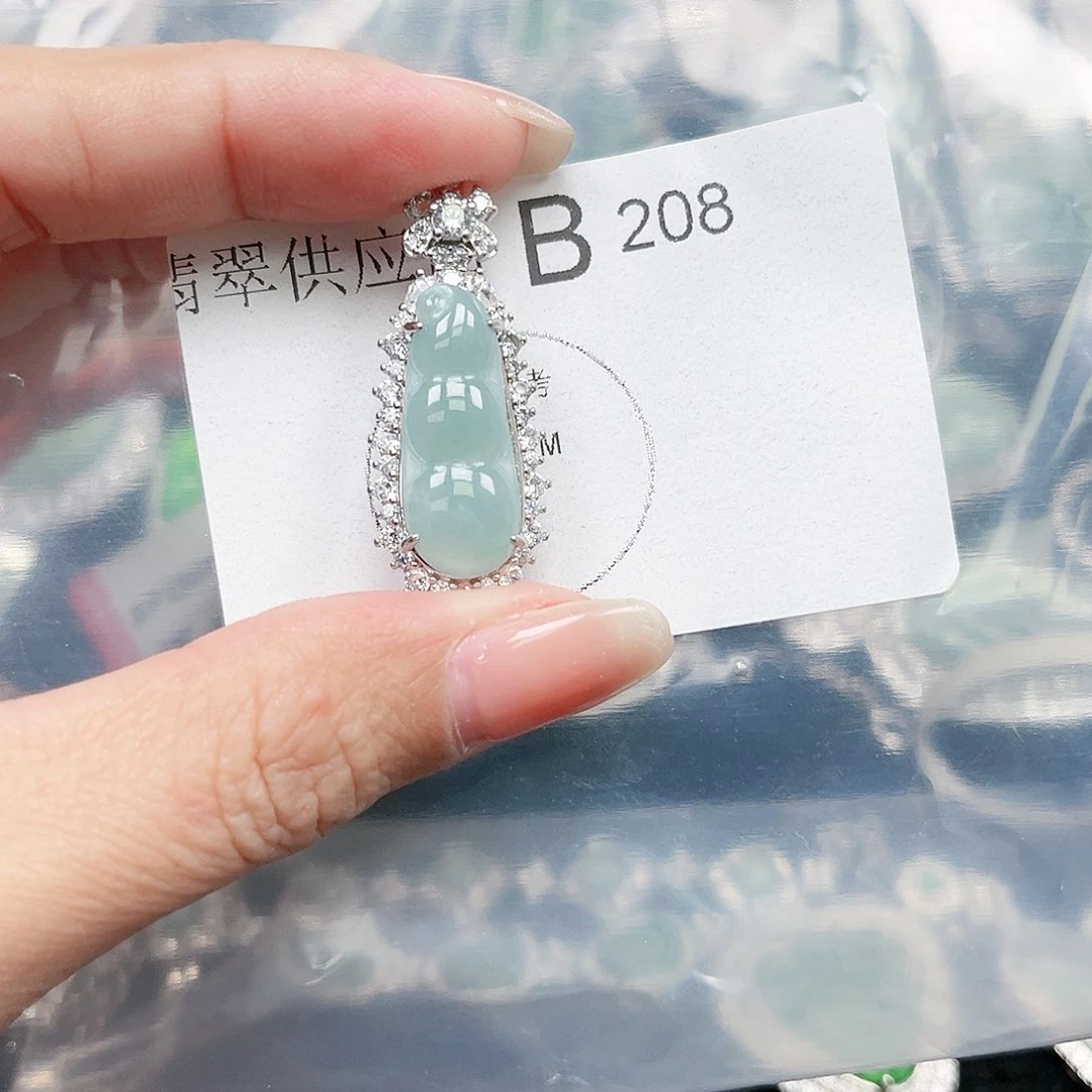 翡翠颈饰未镶嵌翡翠208