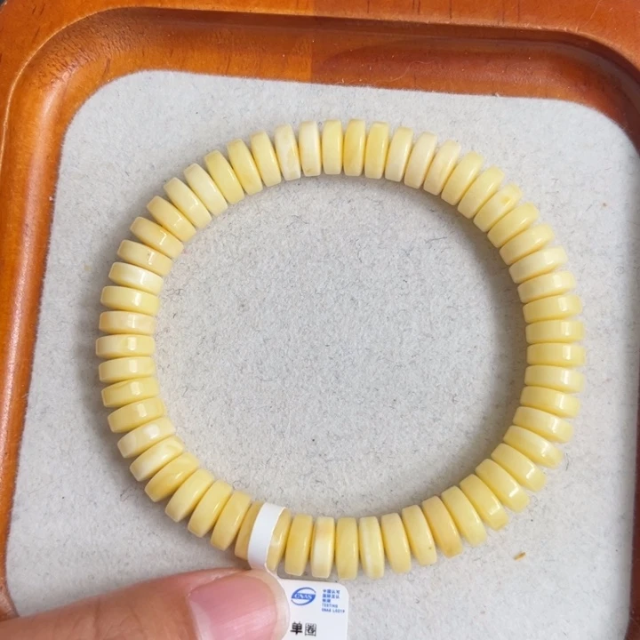 琥珀未镶嵌珠宝奇石M148号8.9+白蜡药片
