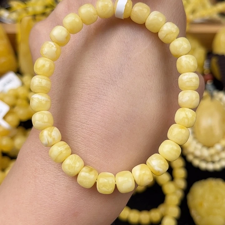 琥珀未镶嵌颈饰琥珀