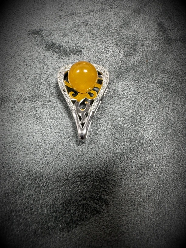 天然琥珀s925银镶嵌吊坠若海