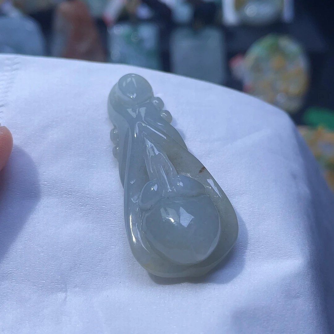 颈饰未镶嵌翡翠一个