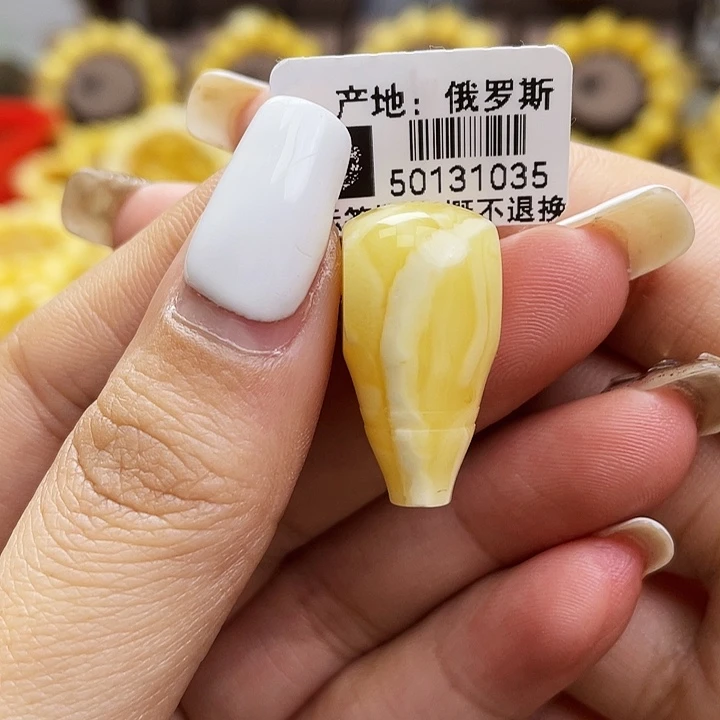 琥珀裸石未镶嵌三通尺寸13*25.5mm