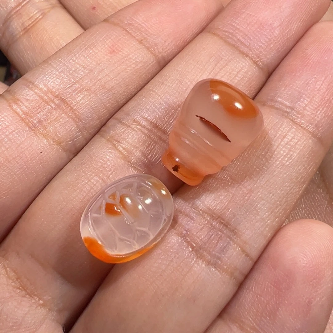 叶***文未镶嵌南红玛瑙珠宝奇石