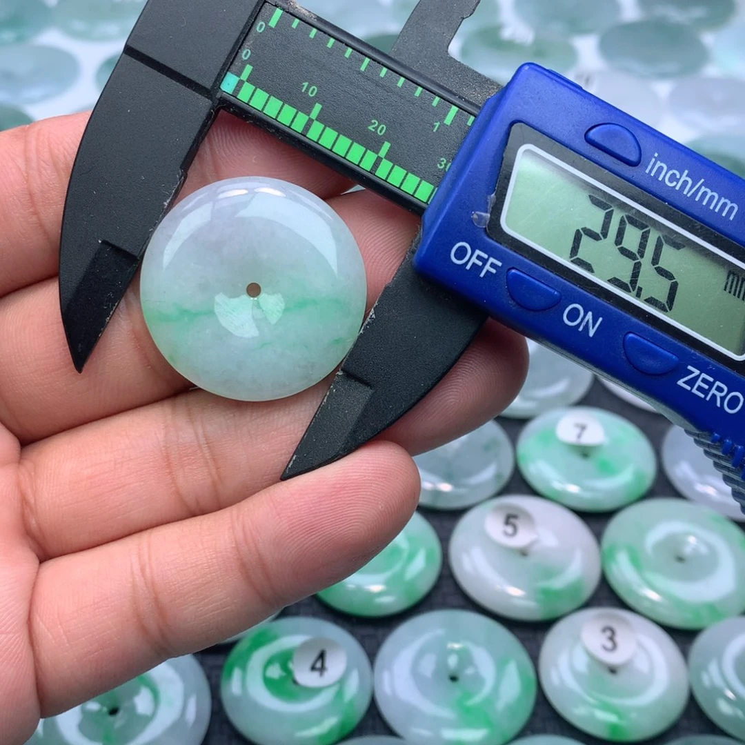 翡翠颈饰未镶嵌缅甸天然A货翡翠