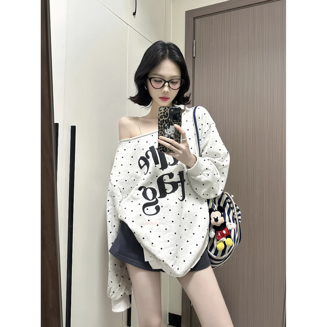 【有运费险】复古斜肩辣妹白色波点字母印花长袖卫衣女秋宽松上衣