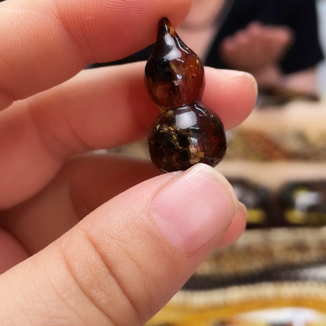 未镶嵌琥珀裸石大